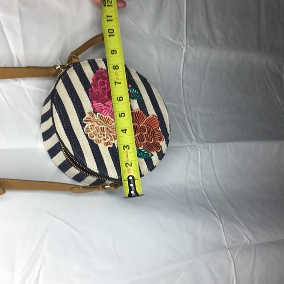 Chico’s Spring Circle Box Floral Stripe Purse with Card Slots - Picture 14 of 15